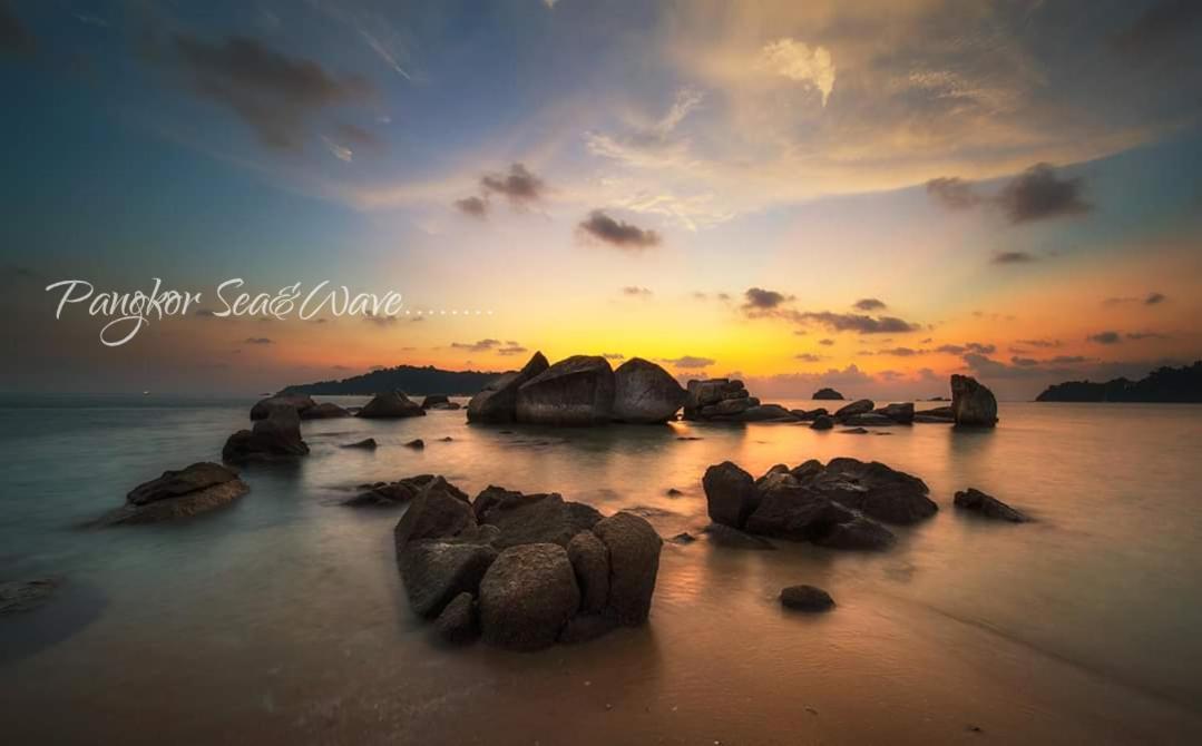 Sea & Wave #1 Coral Bay Apartment Pekan Pangkor Kültér fotó